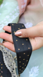 BLACK ZARDOZI & MUKAISH CLUTCH - Image 3