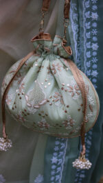 MINT GREEN CHIKANKARI & MUKAISH BATUA - Image 3