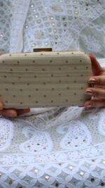 BEIGE ZARDOZI & MUKAISH CLUTCH - Image 3