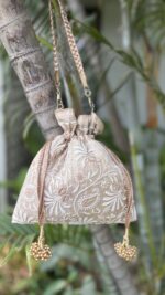 BEIGE CHIKANKARI POTLI